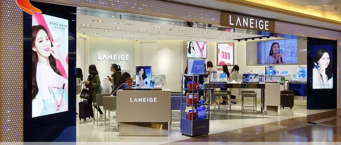 Mẫu thiết kế cửa hàng mỹ phẩm cao cấp Laneige