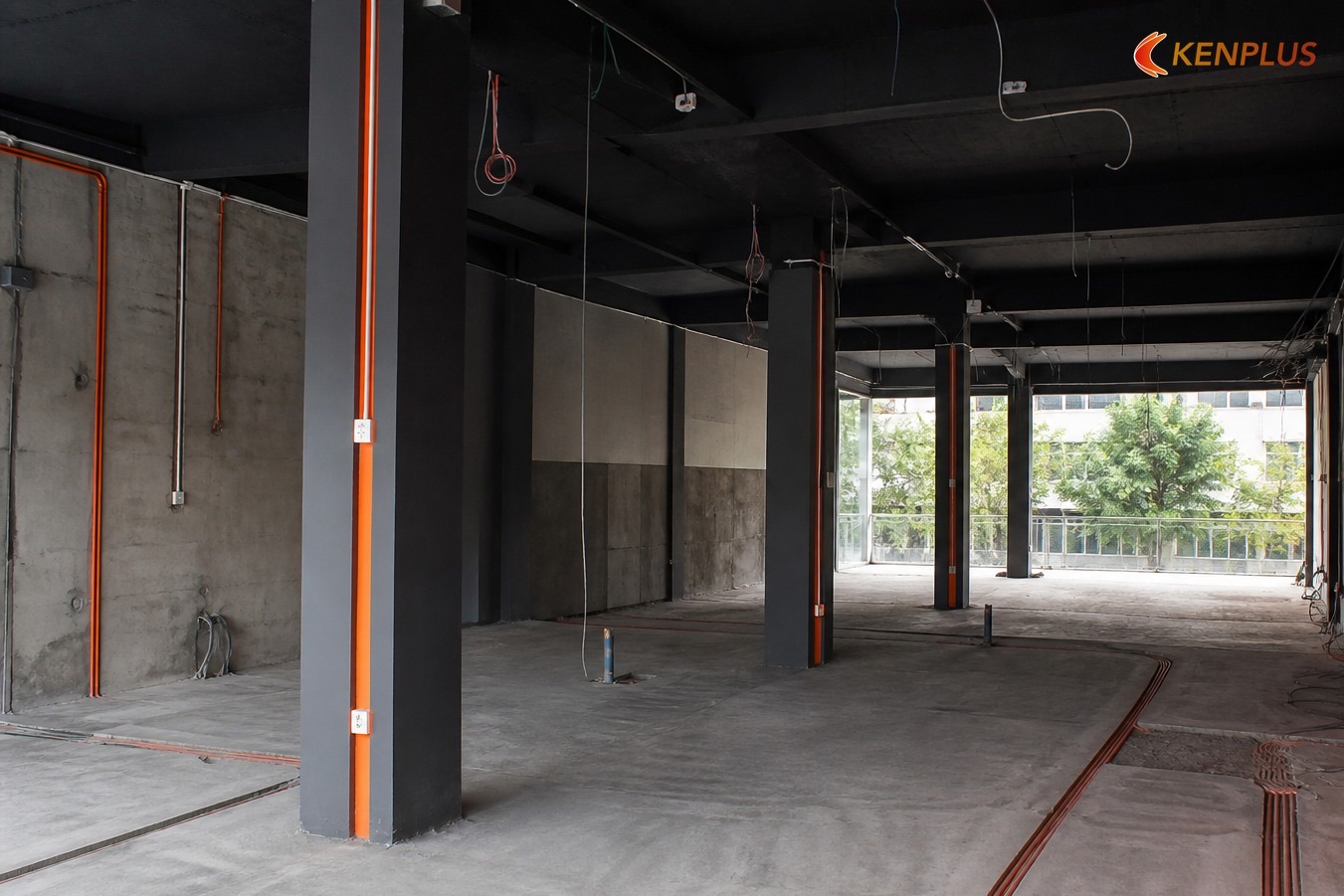 Phát sinh thường gặp — và cách chặn từ hợp đồng — Kinh nghiệm thi công showroom xe máy ít phát sinh