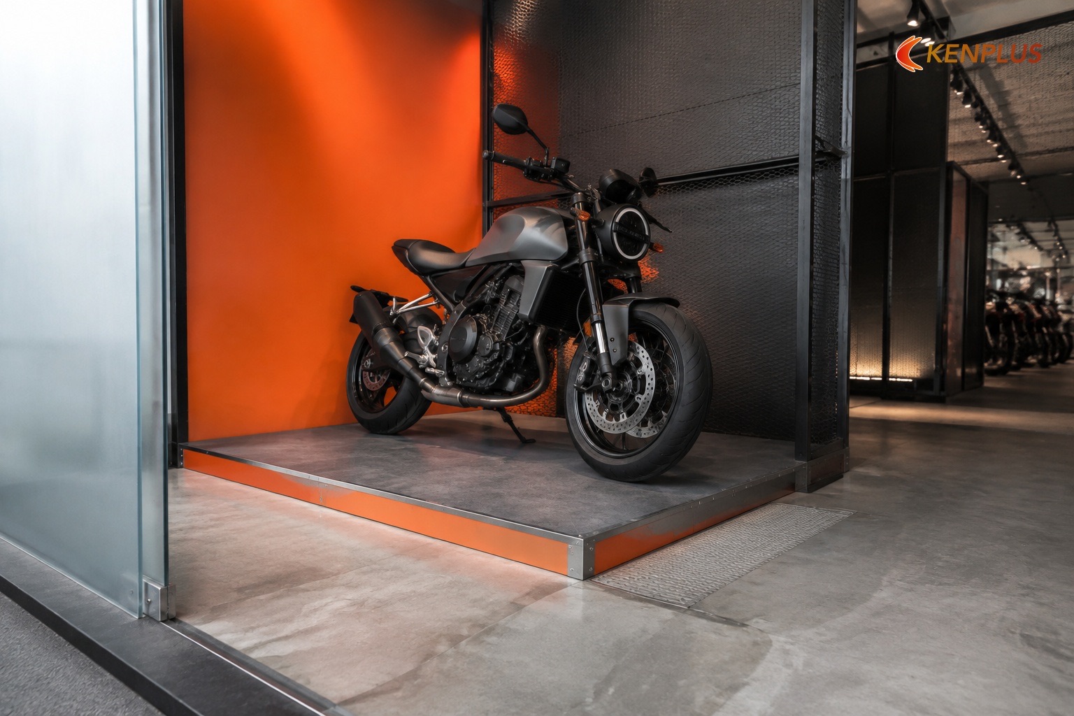 Ý tưởng 1: Urban street — xe phố, entry mạnh — Ý tưởng thiết kế showroom xe máy 100m² Ý tưởng 1: Urban street — xe phố, entry mạnh — Ý tưởng thiết kế showroom xe máy 100m²