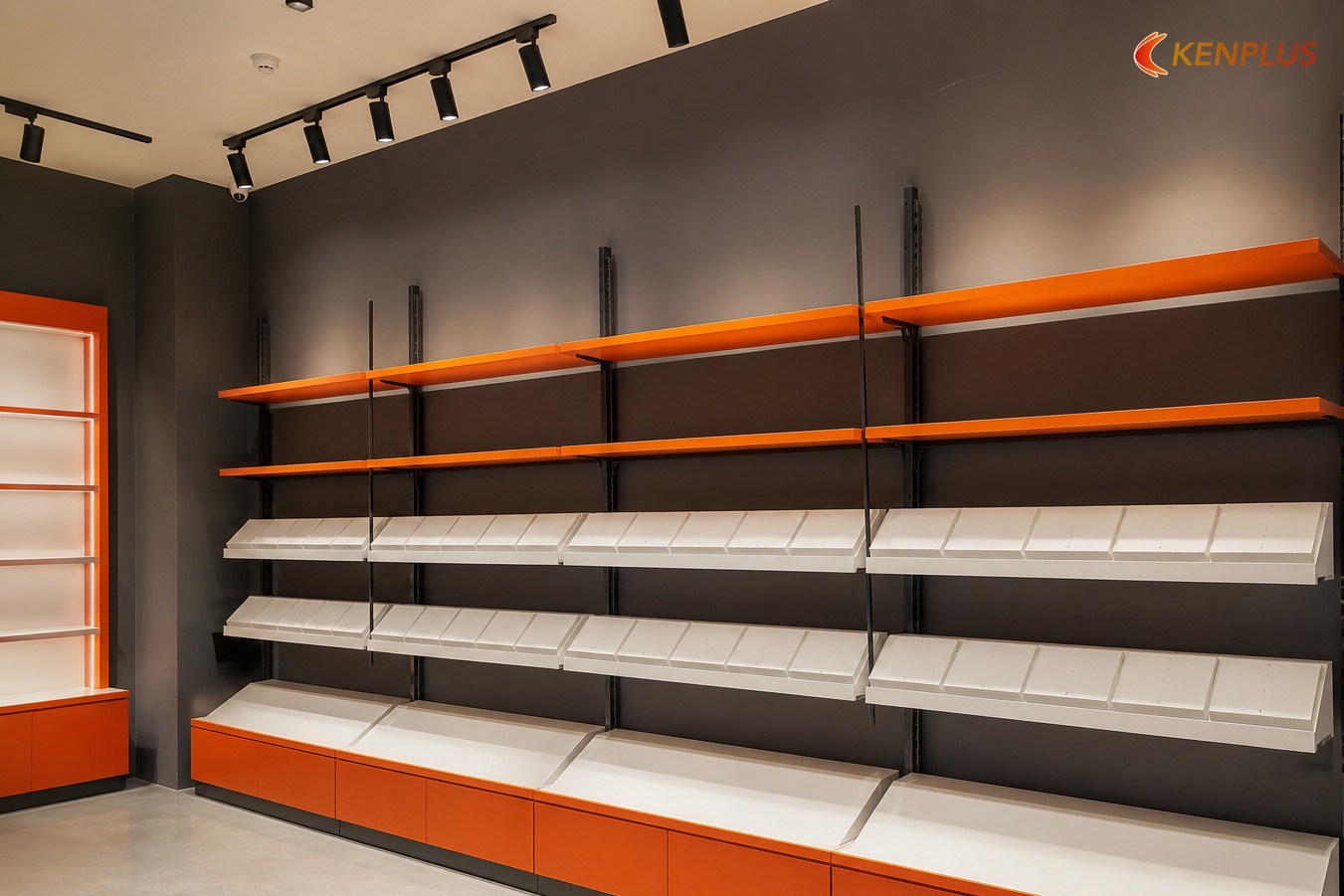 20 m² so với hồ sơ KenPlus 45–120 m² — Chi phí thi công shop mỹ phẩm cao cấp 20m² 20 m² so với hồ sơ KenPlus 45–120 m² — Chi phí thi công shop mỹ phẩm cao cấp 20m²