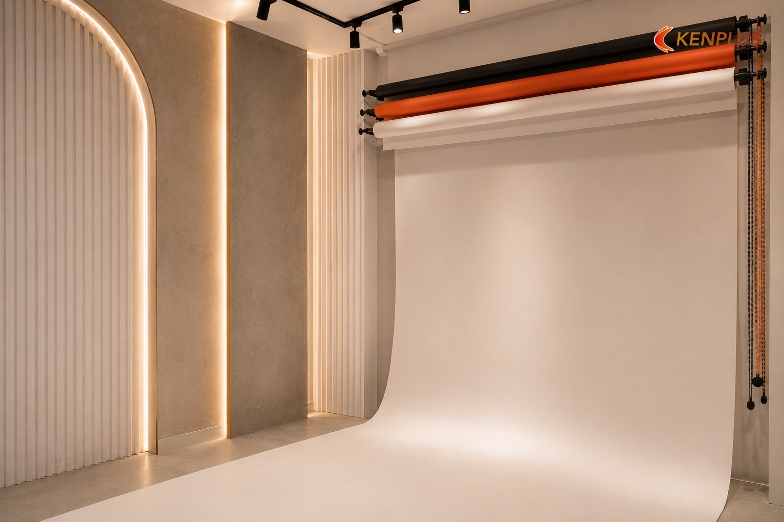 Backdrop và tường phông — nhà thầu phải làm gì đúng — Cách chọn nhà thầu thi công studio áo cưới