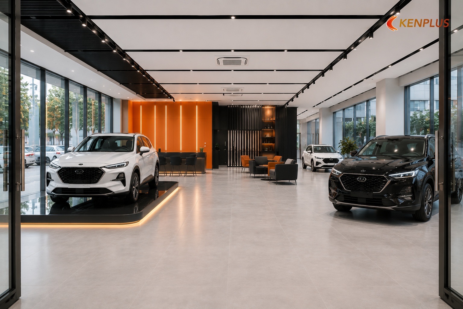 Khi nào cần bục — khi nào chỉ cần mặt sàn phẳng — Kích thước bục trưng bày showroom ô tô bao nhiêu hợp lý