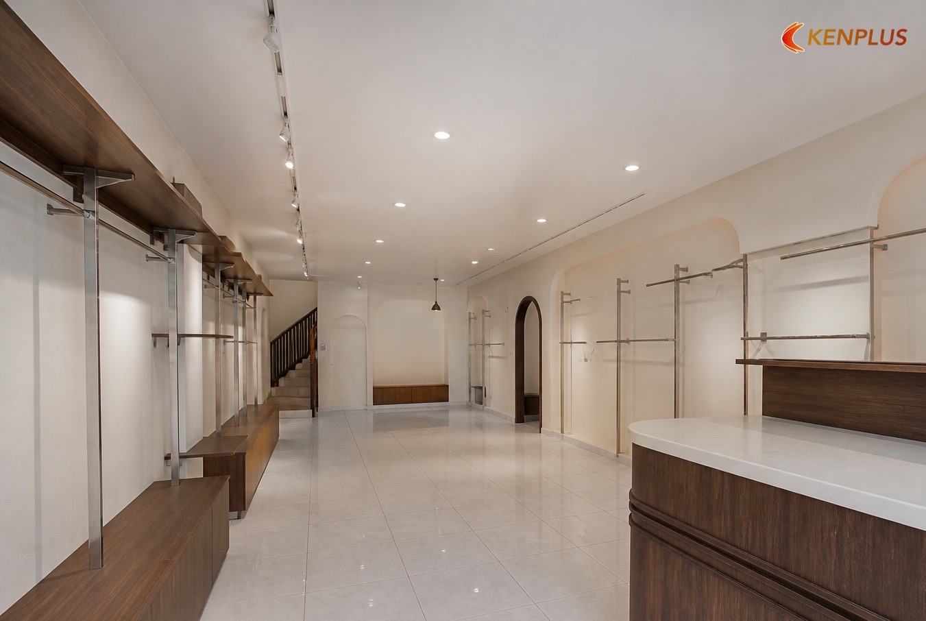 Mẫu 18 — Corner shophouse — chữ L · biến thể 2 — 25+ mẫu thiết kế shop thời trang đẹp 2026 Mẫu 18 — Corner shophouse — chữ L · biến thể 2 — 25+ mẫu thiết kế shop thời trang đẹp 2026