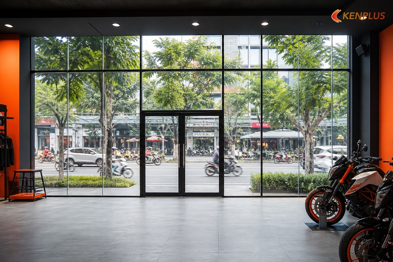 Bảng mật độ trưng bày — chọn mô hình trước khi chọn NT — Checklist chọn đơn vị thi công showroom xe máy